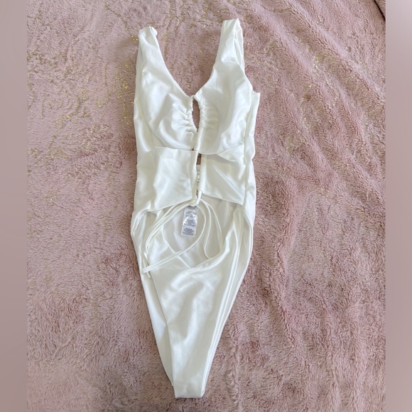 PRETTY LITTLE THING White Cut Out Adjustable String Swimsuit - Picture 3 of 5